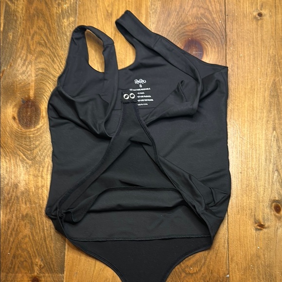 ReoRia One Shoulder Bodysuit - Black - Picture 6 of 9